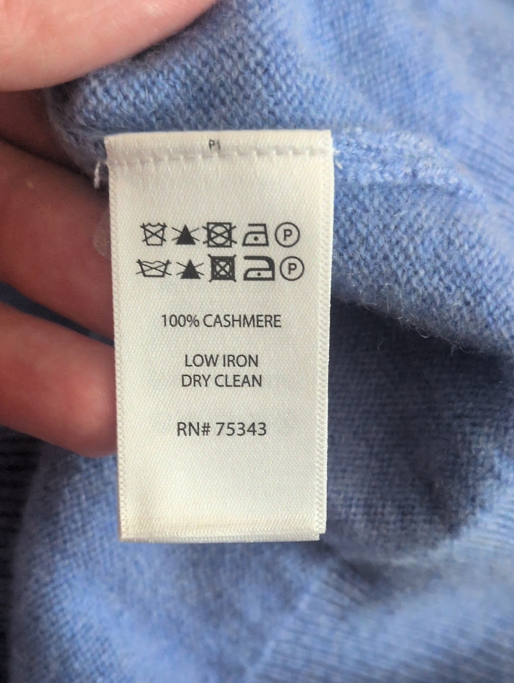 Tahari V-Neck Cashmere Sweater in Light Blue Periwinkle Size Medium - Picture 4 of 7